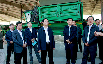 2014年9月農(nóng)業(yè)部部長(zhǎng)韓長(zhǎng)賦同志視察新疆銀豐